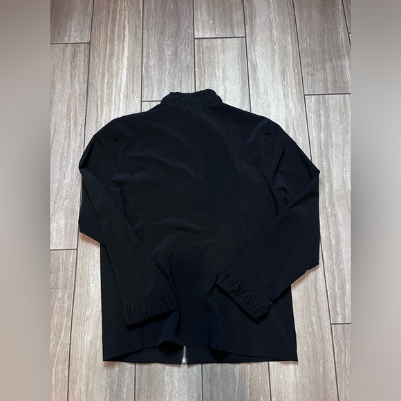 Weekend by Chicos Jacket Women Size 2 Black Zip Ruched Collar Cuffs Lightweight - Picture 5 of 5